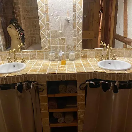 Holiday home La Maison Aux Quatres Lavandes